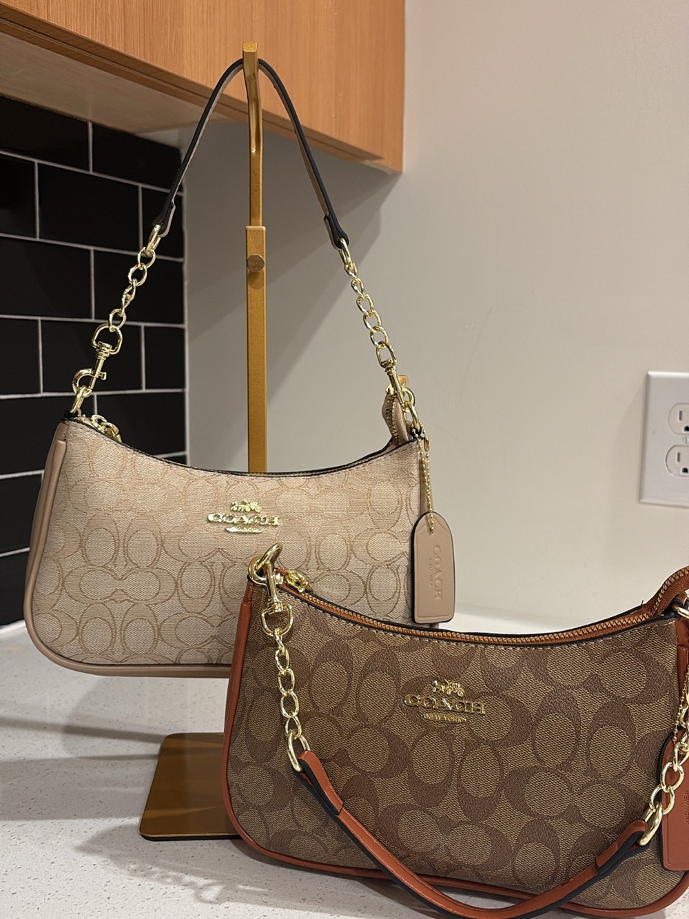 2 bags x 100$COACH Signature Small Shoulder Bag - Beige & Brown